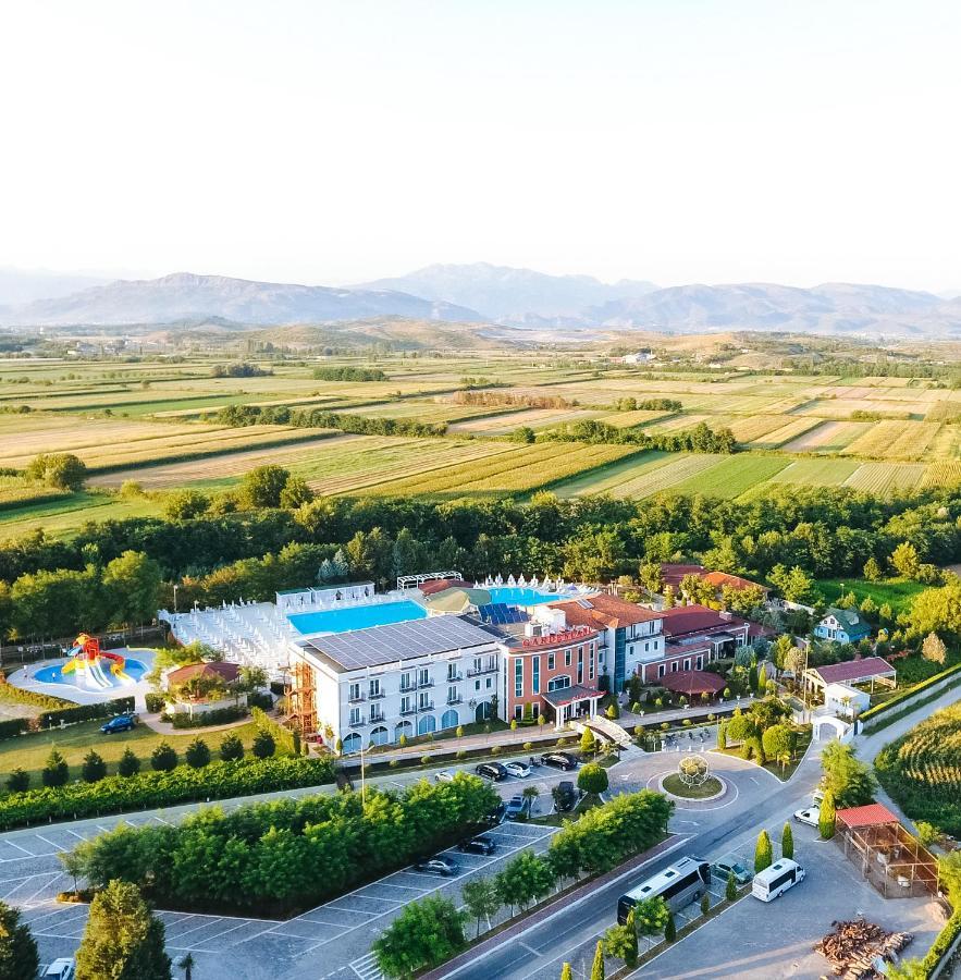 Gardenland Resort Bushat Exterior photo
