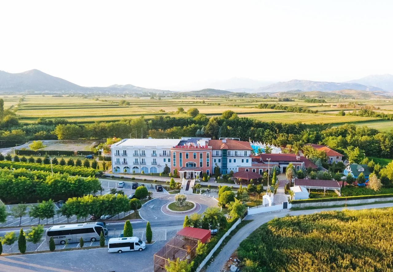 Gardenland Resort Bushat Exterior photo